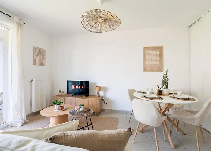 T2 Lumineux Avec Jardin • Terrasse • Parking Appartement *